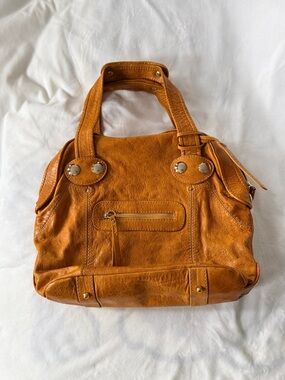 GUSTO Women’s Tote Bag in Tan Brown